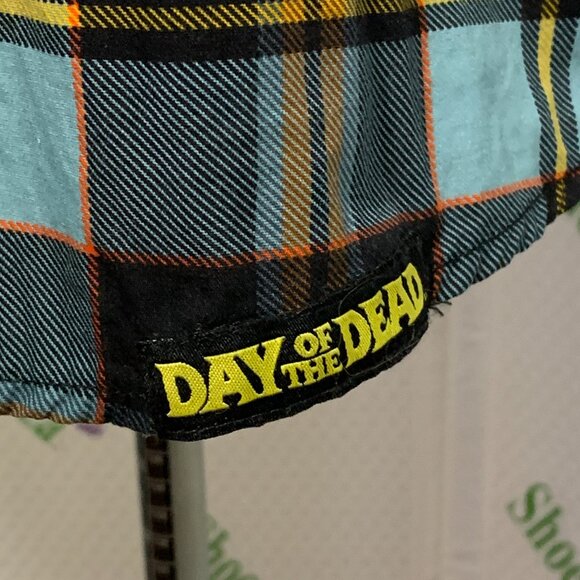 Middle Of Beyond Button Down Shirt Day Of The Dead MOB Plaid Zombie Blue Mens XL - Picture 3 of 5